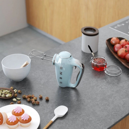 Mixer manual SMEG 50's Style HMF01PBEU, 250 W, 9 viteze, funcție Turbo, afișaj LED ascuns, cronometru, accesorii, albastru