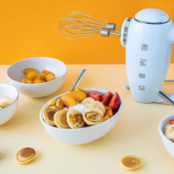 Mixer manual SMEG 50's Style HMF01PBEU, 250 W, 9 viteze, funcție Turbo, afișaj LED ascuns, cronometru, accesorii, albastru