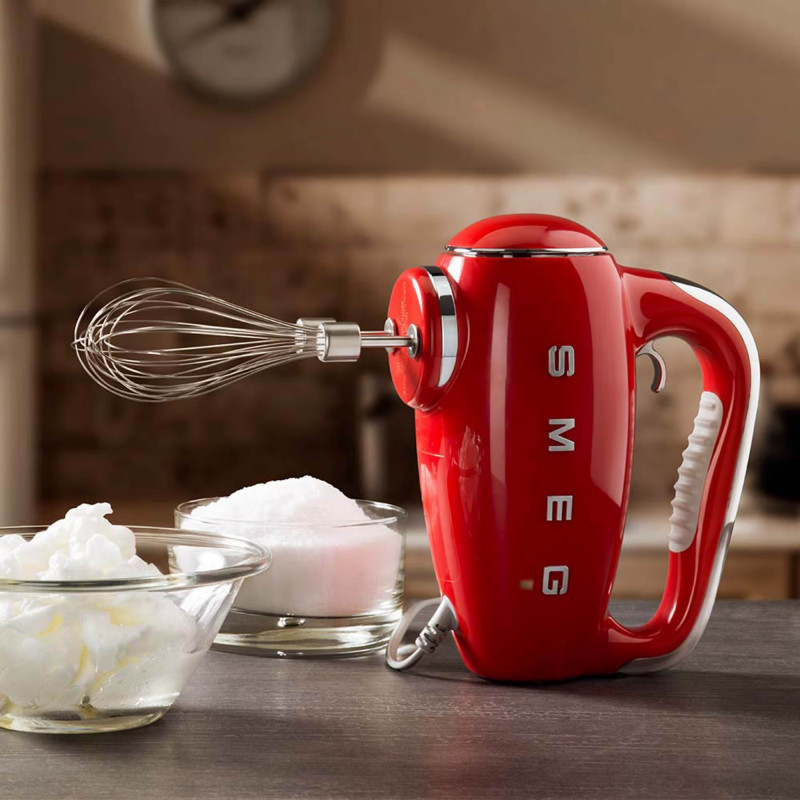 Mixer manual SMEG 50's Style HMF01RDEU, 250 W, 9 viteze, funcție Turbo, afișaj LED ascuns, cronometru, accesorii, roșu