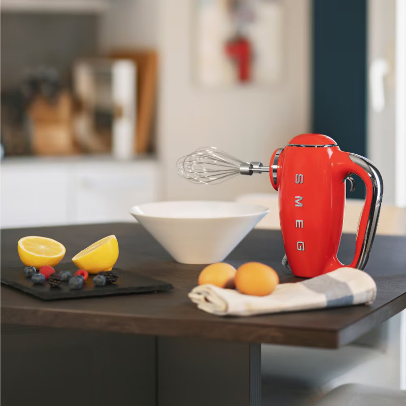 Mixer manual SMEG 50's Style HMF01RDEU, 250 W, 9 viteze, funcție Turbo, afișaj LED ascuns, cronometru, accesorii, roșu