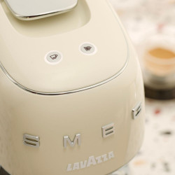 Mașină de espresso cu capsule SMEG Lavazza A Modo Mio LM200, 1250 W, 10 bar, 0,9 l, încălzire rapidă, spumă