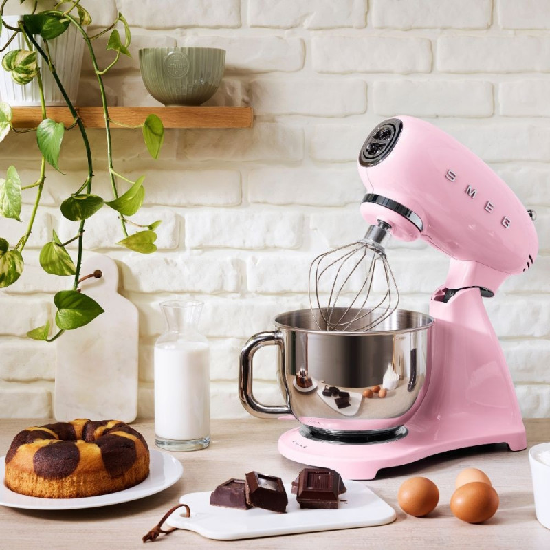 Mixer planetar SMEG SMF03PKEU, 800 W, 4,8 l, 10 viteze, funcție de pornire treptată, picioare antiderapante, roz