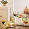 Set de cuțite cu suport SMEG KBSF02CR, 7 piese, mânere din lemn de salcâm, oțel inoxidabil german, culoare crem
