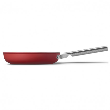 Tigaie cu capac SMEG CKFF2401RDM, 1,9 l, Ø24 cm, acoperire cu teflon, până la 250 °C, fără PFAS, pentru plite cu inducție, roșie