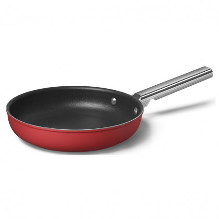 Tigaie cu capac SMEG CKFF2401RDM, 1,9 l, Ø24 cm, acoperire cu teflon, până la 250 °C, fără PFAS, pentru plite cu inducție, roșie