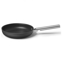 Tigaie cu capac SMEG CKFF2401BLM, 1,9 l, Ø24 cm, acoperire cu teflon, până la 250 °C, fără PFAS, pentru plite cu inducție, negru