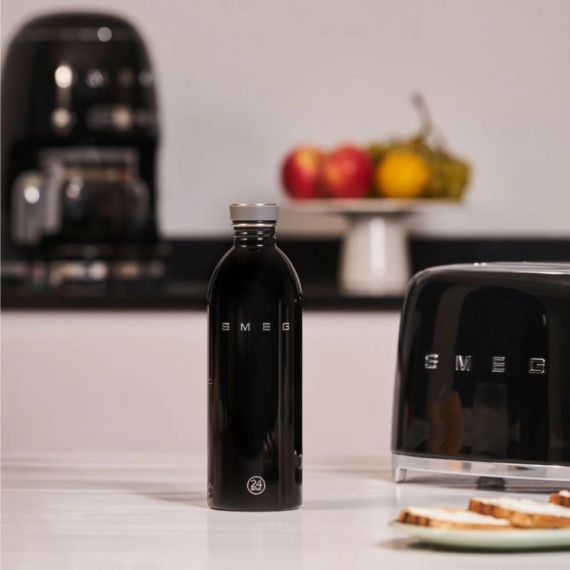 Sticlă Smeg Urban WBF02BL, 1 l, închidere ermetică, fără VRA, oțel inoxidabil, negru