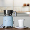 Aparat pentru spumarea laptelui Smeg MFF11PBEU, 500 W, 600 ml, 8 programe, cană detașabilă, oprire automată, albastru pastel