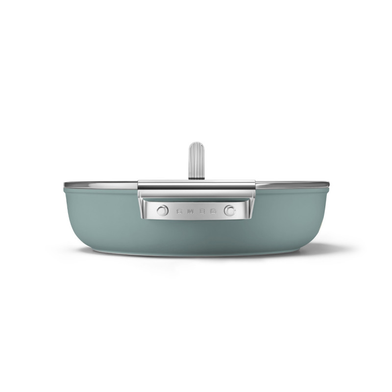 Oală puțin adâncă cu capac Smeg DPF2812EGM, 28 cm, 4,3 l, acoperire ceramică antiaderentă, potrivită pentru cuptor până la 250 °C, fără PFAS, compatibilă cu plitele cu inducție, verde smarald