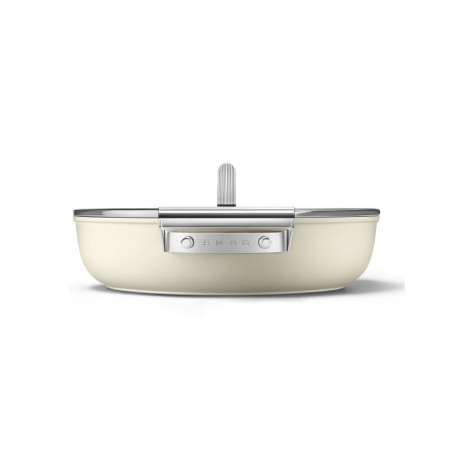 Oală joasă cu capac Smeg DPF2812CRM, 28 cm, 4,3 l, acoperire ceramică antiaderentă, potrivită pentru cuptor până la 250 °C, fără PFAS, compatibilă cu plitele cu inducție, culoare crem