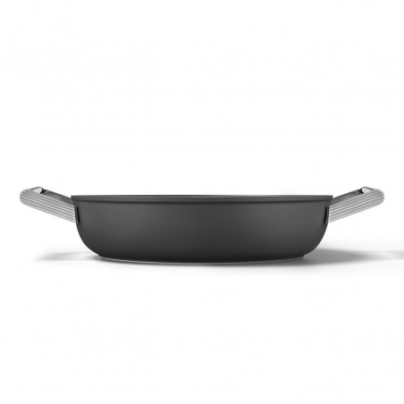 Oală joasă cu capac Smeg DPF2812BLM, 28 cm, 4,3 l, acoperire ceramică antiaderentă, potrivită pentru cuptor până la 250 °C, fără PFAS, compatibilă cu plitele cu inducție, negru