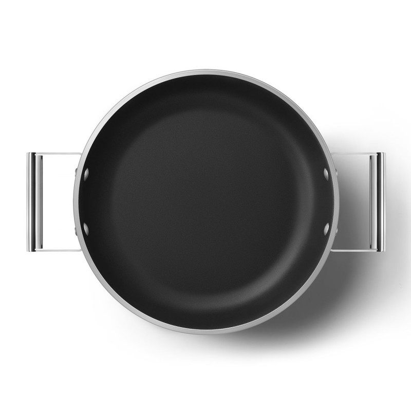 Oală joasă cu capac Smeg DPF2812BLM, 28 cm, 4,3 l, acoperire ceramică antiaderentă, potrivită pentru cuptor până la 250 °C, fără PFAS, compatibilă cu plitele cu inducție, negru
