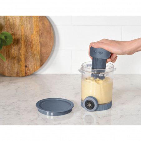 Mașină de înghețată 13-în-1 Ninja CREAMi Scoop & Swirl™ NC702EU, 800 W, 13 programe, manetă cu 3 poziții pentru cornetele de înghețată, CreamiFit, Creamify, 2 cupe de 473 ml, Personalizare, Albastru/Gri