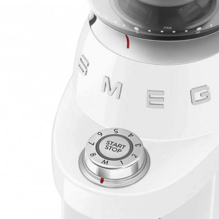 Râșniță de cafea Smeg CGF03WHEU, 150 W, 240 g, sistem de rotire și blocare, funcție manuală, alb