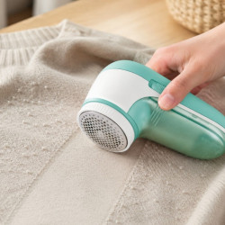 Aparat de îndepărtat scame de pe haine Oliver Voltz OV56550A, 5 W, 1200 mAh, 3 ore, indicator de încărcare, grilă de protecție, alb/verde