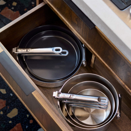 Tigaie adanca Joseph Joseph Space 1000057, 28 cm, Maner pliabil, Acoperire ceramica, Cuptor pana la 232°C, Inductie, Argintiu/negru