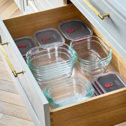 Set de 4 cutii pentru alimente Black+Blum Stack+Nest FBGR-BX-PACK4, 0,38/0,6/0,9/1,2 l, dreptunghiulare, potrivite pentru cuptor, fără BPA, oțel inoxidabil, gri/roșu