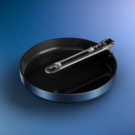 Tigaie adâncă Joseph Joseph Space 45041, 24 cm, mâner pliabil, acoperire ceramică, se poate folosi la cuptor până la 232 °C, compatibilă cu plitele cu inducție, albastră