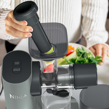 Storcator de fructe 3in1 Ninja NeverClog JC152EU, 150 W, 700 ml, Presare la rece, Taiere, Razuire, Filtre pentru pulpa, Gri