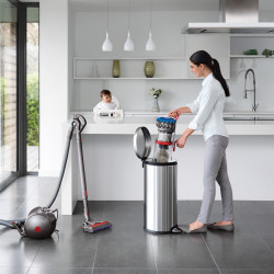 Aspirator fără sac Dyson Cinetic BigBall Absolute 2 447250-01, 700 W, 150 AW, 0,8 l, 35 de cicloni, Redresare automată în caz de răsturnare, 5 accesorii, nichel/albastru