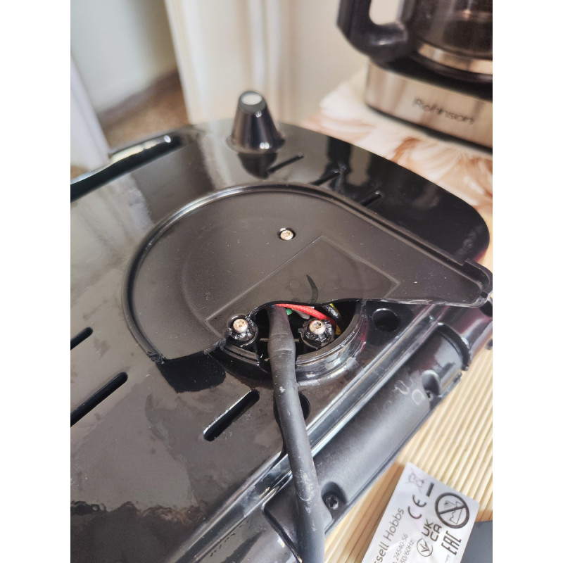 La mâna a doua: Sandwich maker Russell Hobbs Fiesta Deep Fill 24540-56 3in1, 750 W, 4 sandwich-uri, 3 placi diferite, Otel inoxidabil, Negru