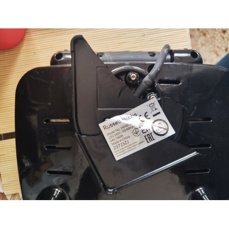 La mâna a doua: Sandwich maker Russell Hobbs Fiesta Deep Fill 24540-56 3in1, 750 W, 4 sandwich-uri, 3 placi diferite, Otel inoxidabil, Negru