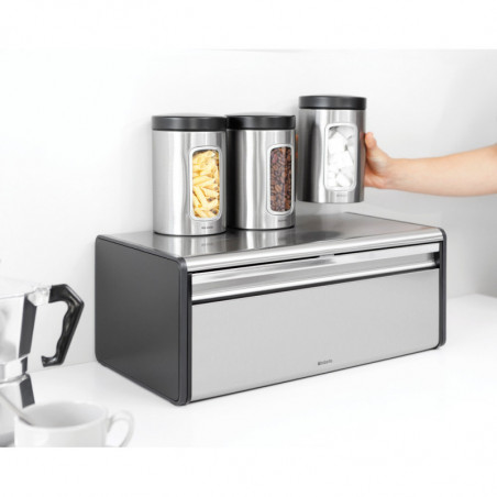 La mâna a doua: Cutie de paine Brabantia Fall Front 107852, 18 L, 46.5x25 cm, Montare lanaga perete, Fara amprenta, Inox/mat