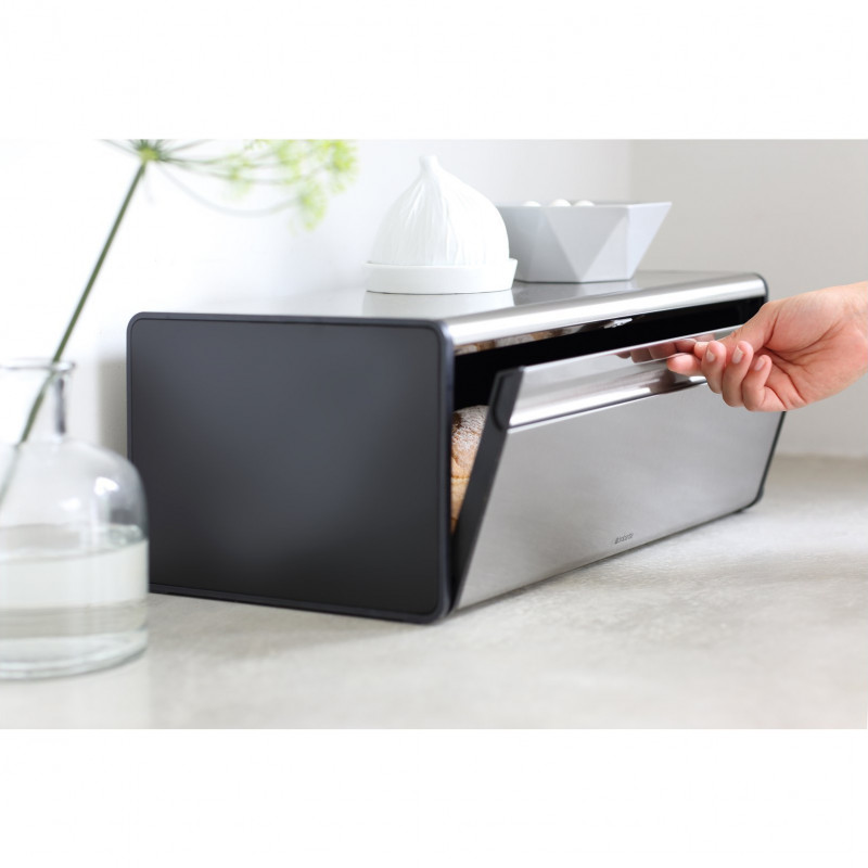 La mâna a doua: Cutie de paine Brabantia Fall Front 107852, 18 L, 46.5x25 cm, Montare lanaga perete, Fara amprenta, Inox/mat