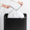 La mâna a doua: Cos pentru gunoi Brabantia Bo Touch Hi 1001260, 60 L, Inaltat, Deschidere lina si silentioasa, Negru mat