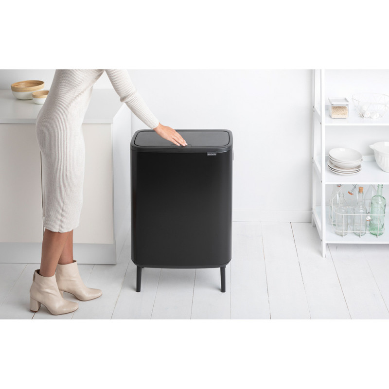 La mâna a doua: Cos pentru gunoi Brabantia Bo Touch Hi 1001260, 60 L, Inaltat, Deschidere lina si silentioasa, Negru mat