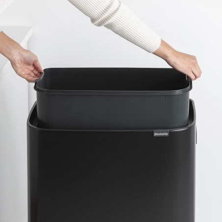 La mâna a doua: Cos pentru gunoi Brabantia Bo Touch Hi 1001260, 60 L, Inaltat, Deschidere lina si silentioasa, Negru mat