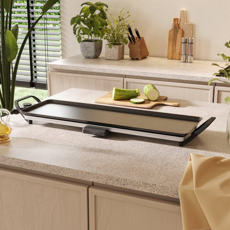 Grătar teppanyaki Swiss Haus Basel Premium SH-TP70, 1800 W, 70 × 23 cm, acoperire ceramică, termostat, tavă pentru grăsime, fără BPA și PFAS, negru