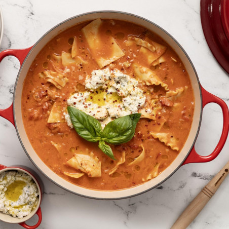 Tigaie din fontă Le Creuset 21179300602430, 30 cm, 6,2 l, Capac etanș pentru păstrarea aromelor, Cuptor până la 260 °C, Inducție, Roșu