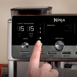 Aparat de cafea 2 în 1 Ninja Luxe Café Mini ES352EU, 1650 W, 9 bar, 250 g, 1,3 l, Barista Assist, 3 setări pentru spumă, 6 tipuri de espresso, oțel inoxidabil