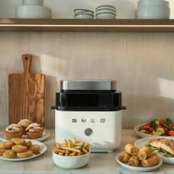 Friteuză cu aer cald Smeg Collezione AFC01WHMAU, 1450 W, 7,3 l, 40-200 °C, 7 programe, mod dublu, comandă tactilă, cronometru, LED, alb